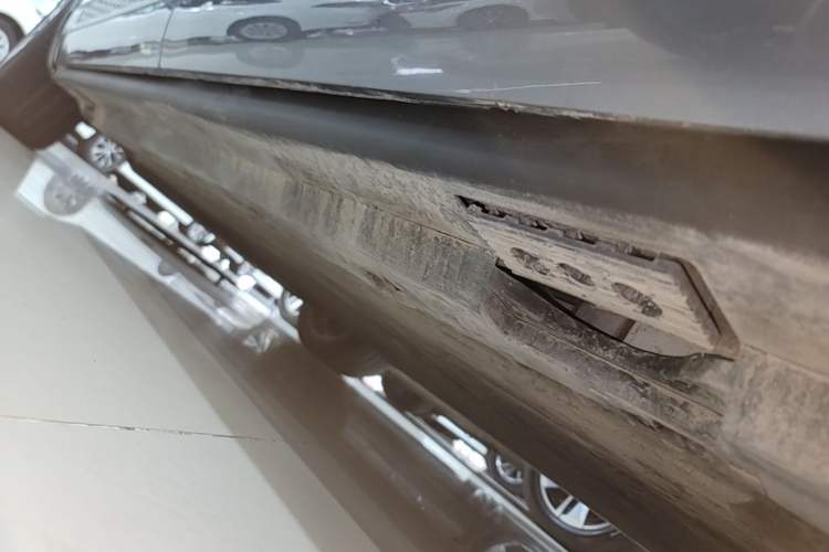 Used Hongqi E-HS9 2022 660 km Range Flagway Edition Six Seats Left Side Sill