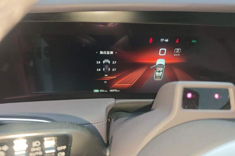 Used Hongqi E-HS9 2022 660 km Range Flagship Edition Four Seats Odometer Close Up