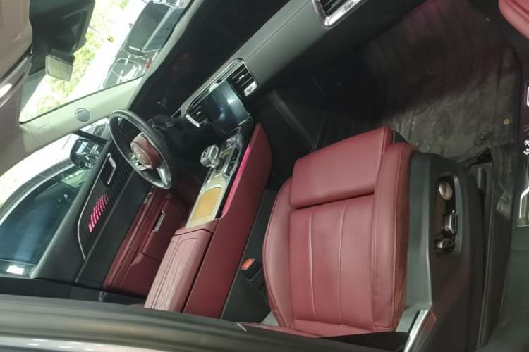 Used Hongqi E-HS9 2022 660 km Range Flagway Edition Six Seats Right Front Seat