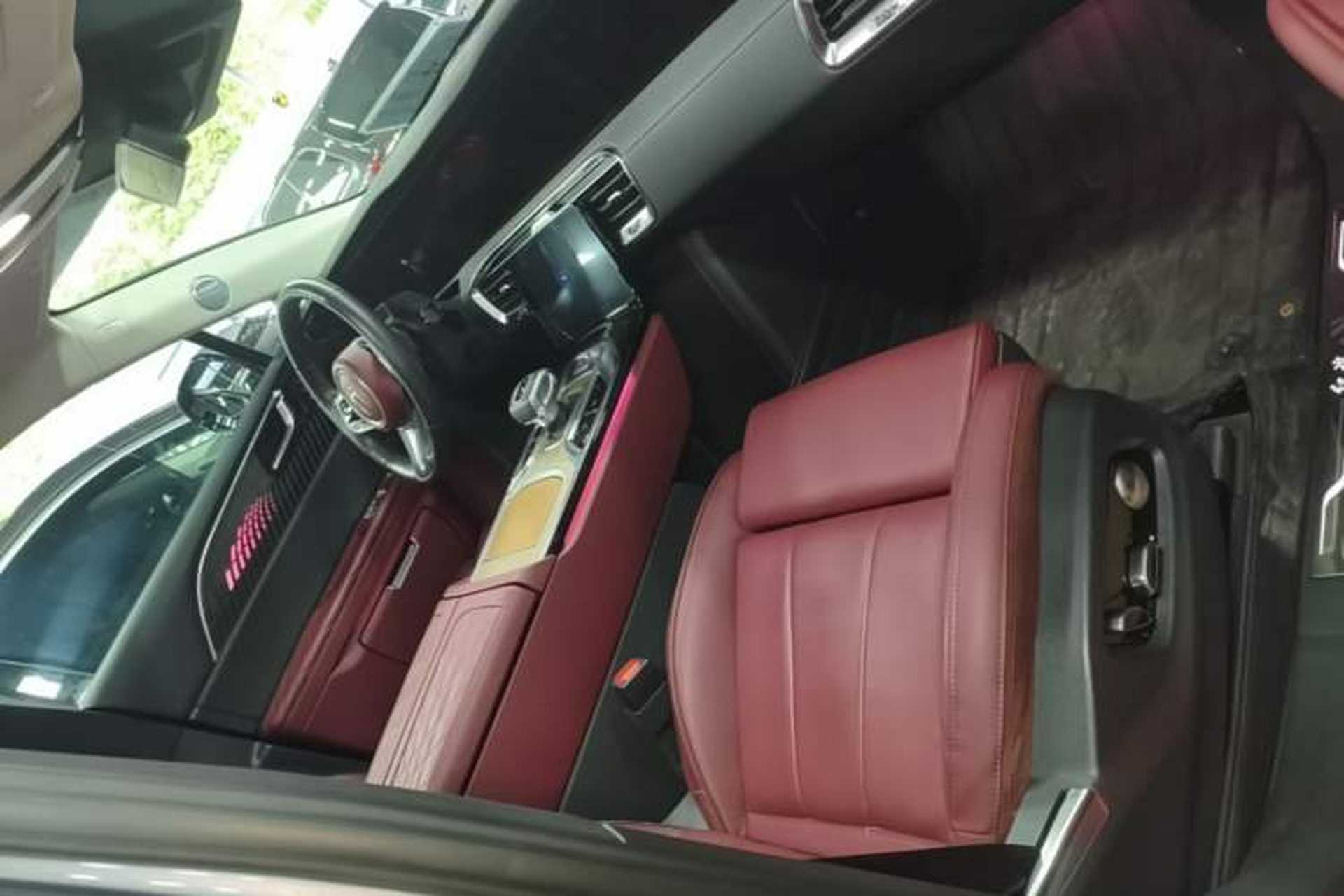 Used Hongqi E-HS9 2022 660 km Range Flagway Edition Six Seats Right Front Seat