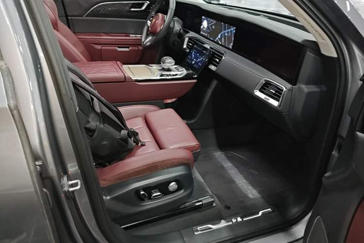 Used Hongqi E-HS9 2022 660 km Range Flagway Edition Six Seats Right Front Seat
