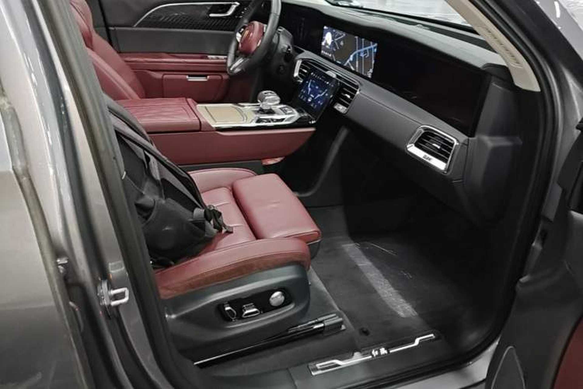 Used Hongqi E-HS9 2022 660 km Range Flagway Edition Six Seats Right Front Seat