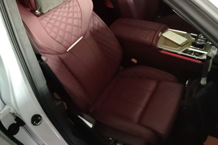 Used Hongqi E-HS9 2022 660 km Range Flagship Edition Four Seats Right Front Seat