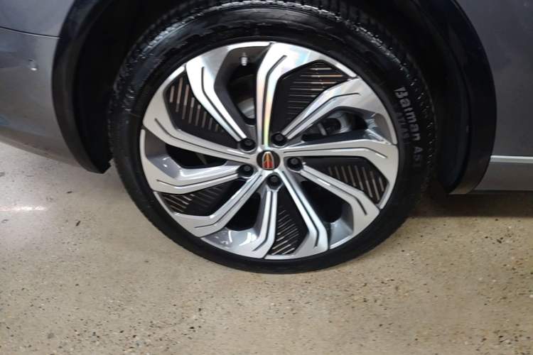 Used Hongqi E-HS9 2022 660 km Range Flagship Edition Four Seats Right Rear Wheel Hub