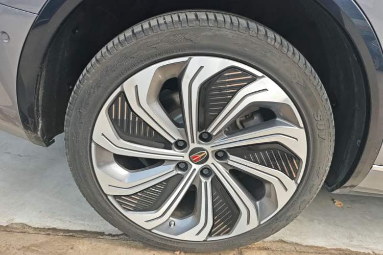 Used Hongqi E-HS9 2022 660 km Range Flagship Edition Four Seats Right Rear Wheel Hub
