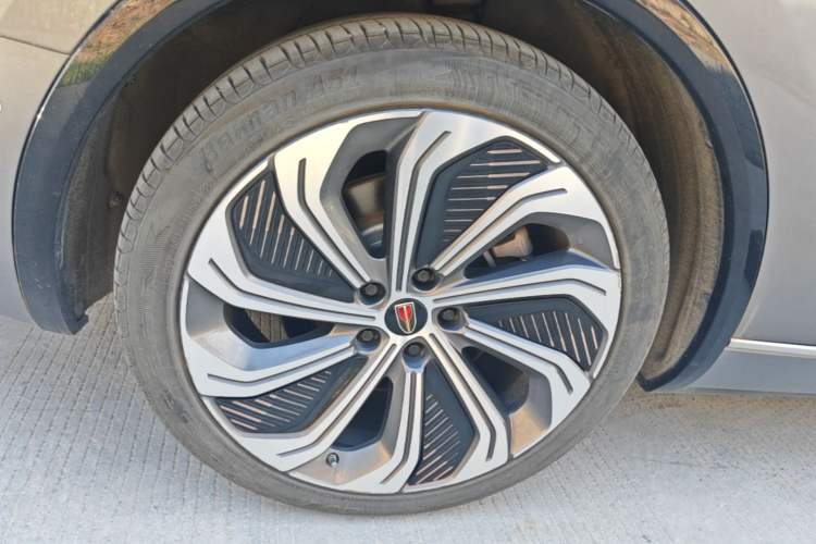 Used Hongqi E-HS9 2022 660 km Range Flagship Edition Four Seats Right Rear Wheel Hub