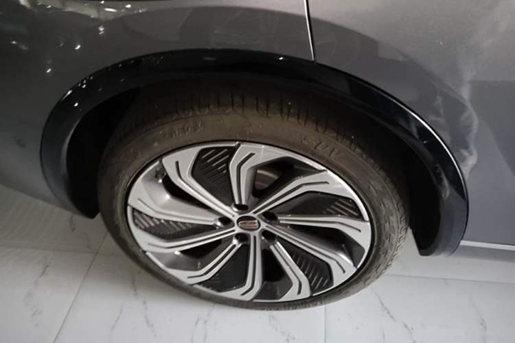 Used Hongqi E-HS9 2022 660 km Range Flagship Edition Four Seats Right Rear Wheel Hub