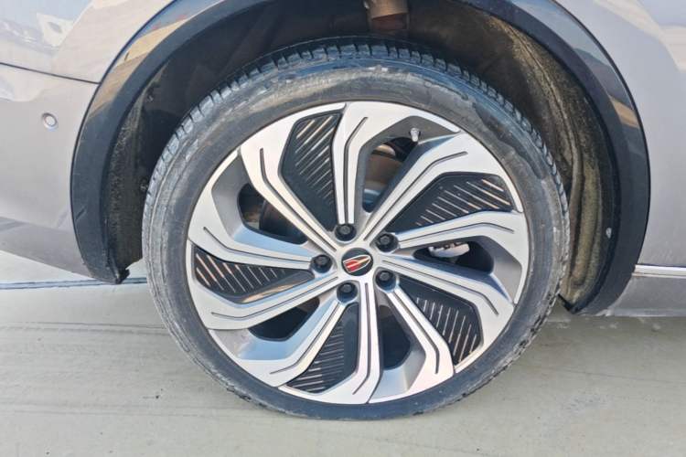 Used Hongqi E-HS9 2022 660 km Range Flagship Edition Four Seats Right Rear Wheel Hub