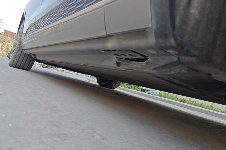 Used Hongqi E-HS9 2022 660 km Range Flagship Edition Four Seats Right Side Sill