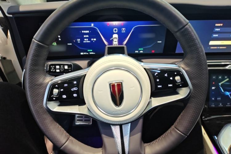 Used Hongqi E-HS9 2022 660 km Range Flagship Edition Four Seats Steering Wheel