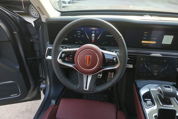 Used Hongqi E-HS9 2022 690 km Range Flagship Edition Six Seats Steering Wheel