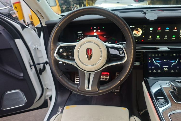 Used Hongqi E-HS9 2022 660 km Range Flagship Edition Four Seats Steering Wheel