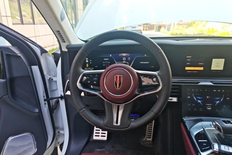 Used Hongqi E-HS9 2022 660 km Range Flagship Edition Four Seats Steering Wheel