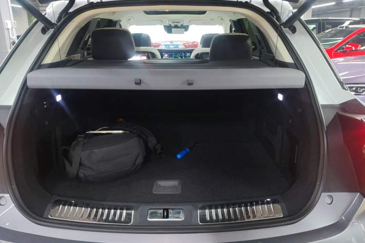 Used Hongqi E-HS9 2022 660 km Range Flagship Edition Four Seats Trunk