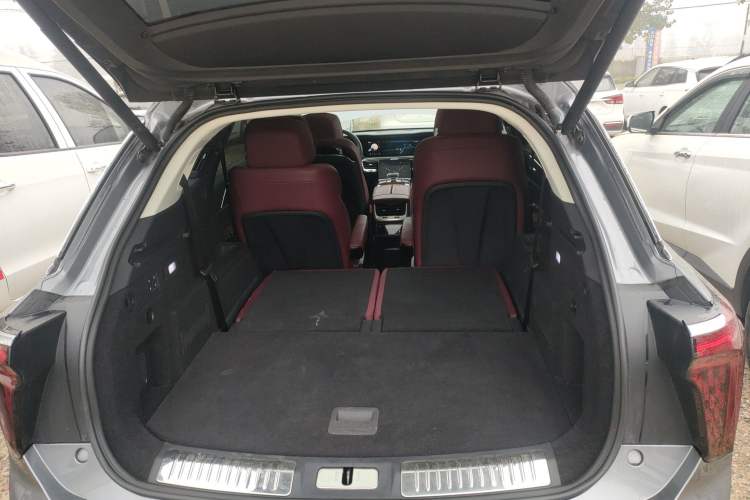 Used Hongqi E-HS9 2022 690 km Range Flagship Edition Six Seats Trunk
