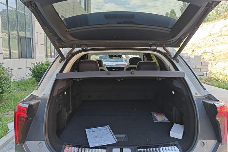 Used Hongqi E-HS9 2022 660 km Range Flagship Edition Four Seats Trunk