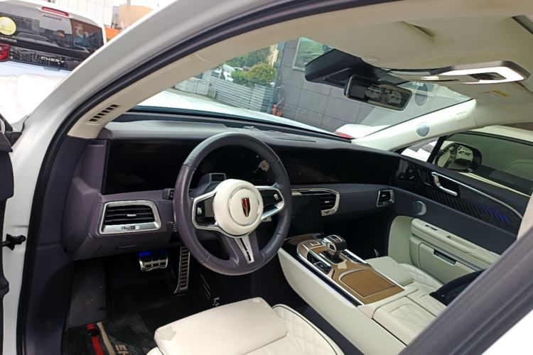 Used Hongqi E-HS9 2022 660 km Range Flagship Edition Four Seats Center Console