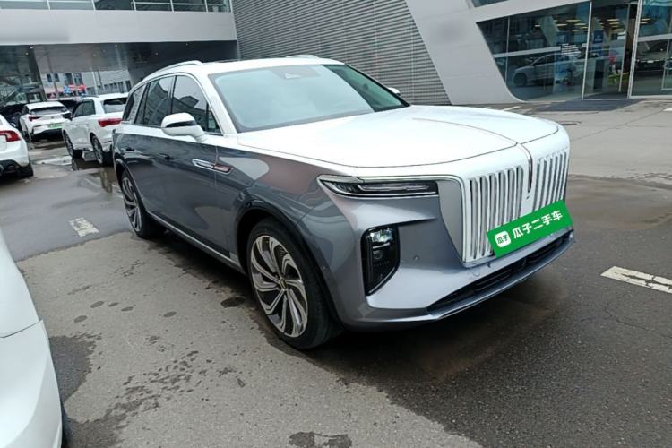 Used Hongqi E-HS9 2022 660 km Range Flagship Edition Four Seats Front Right 45 Deg