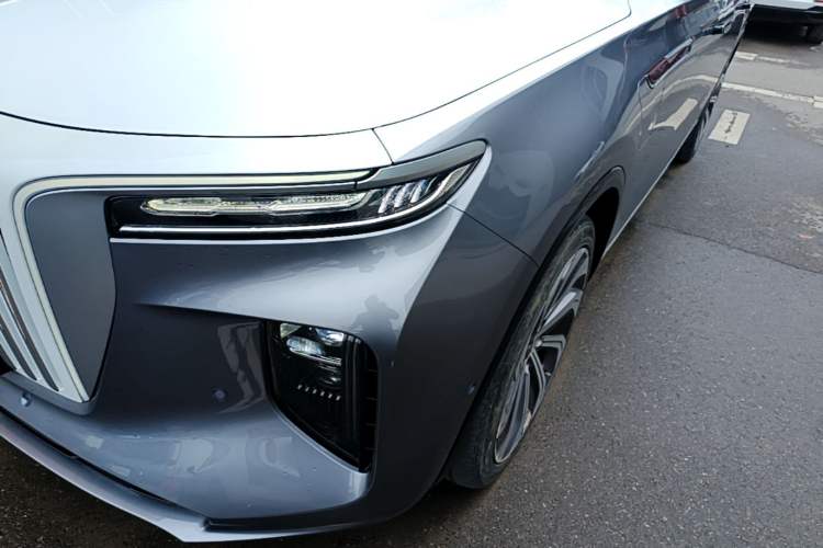 Used Hongqi E-HS9 2022 660 km Range Flagship Edition Four Seats Left Front Headlight