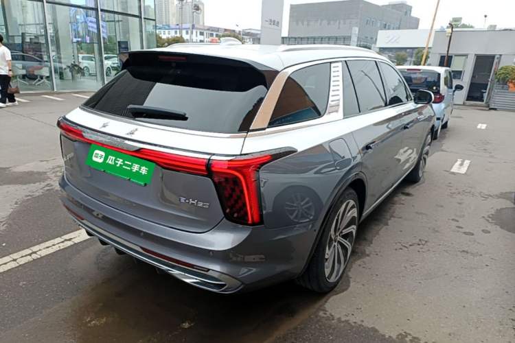 Used Hongqi E-HS9 2022 660 km Range Flagship Edition Four Seats Rear Right 45 Deg