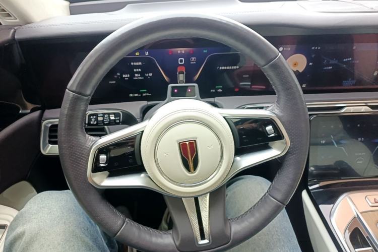 Used Hongqi E-HS9 2022 660 km Range Flagship Edition Four Seats Steering Wheel