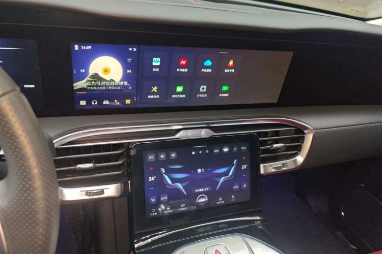 Used Hongqi E-HS9 2022 690 km Range Flagship Edition Six Seats Audio And AC Panel