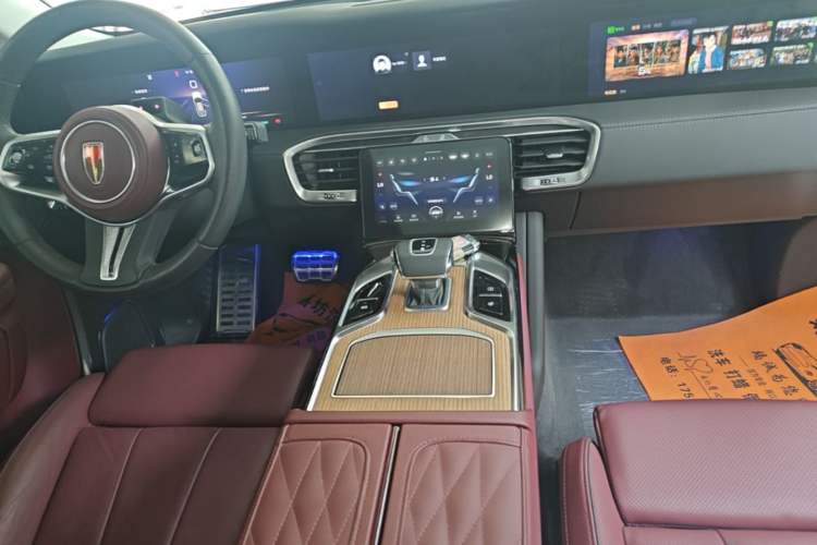 Used Hongqi E-HS9 2022 660 km Range Flagway Edition Six Seats Audio And AC Panel