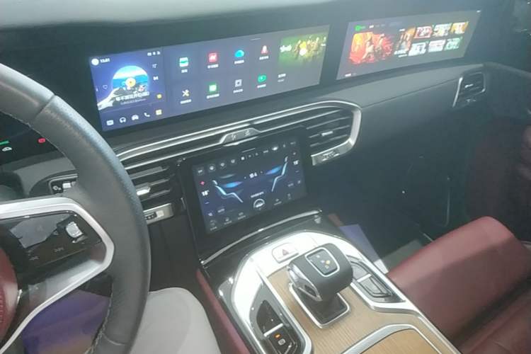 Used Hongqi E-HS9 2022 660 km Range Flagway Edition Six Seats Audio And AC Panel