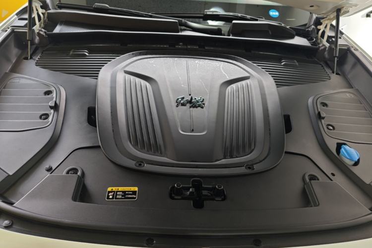 Used Hongqi E-HS9 2022 690 km Range Flagship Edition Six Seats Engine Bay