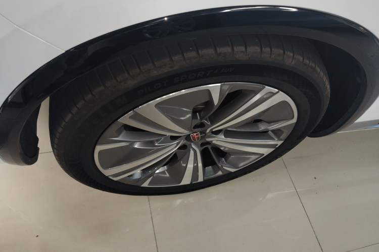 Used Hongqi E-HS9 2022 660 km Range Flagway Edition Six Seats Exterior 3