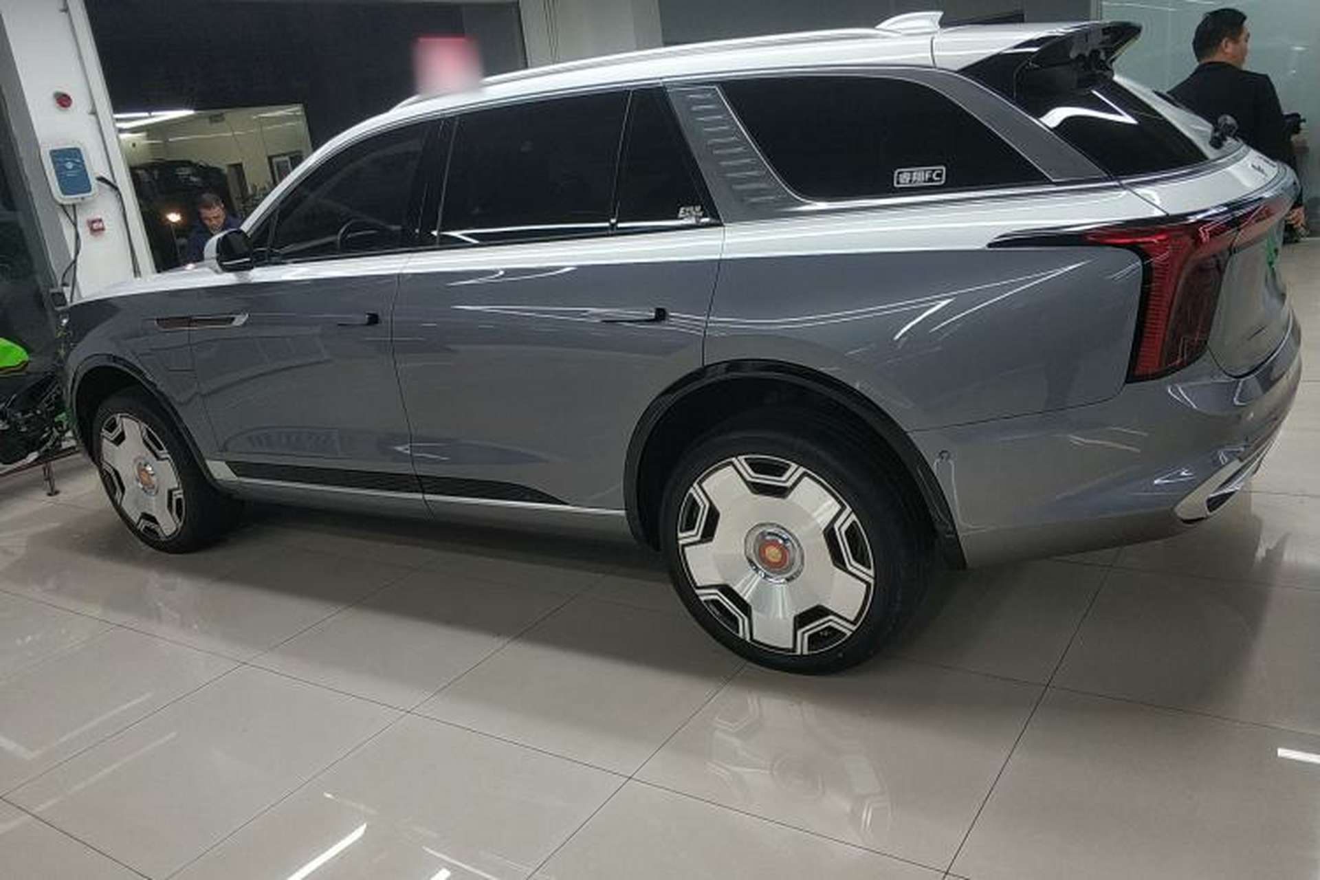 Used Hongqi E-HS9 2022 660 km Range Flagship Edition Four Seats Exterior 3