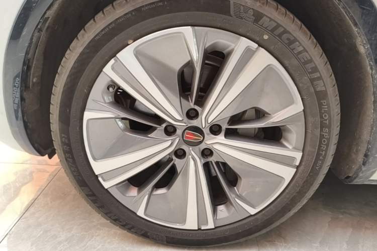 Used Hongqi E-HS9 2022 660 km Range Flagway Edition Six Seats Exterior 4