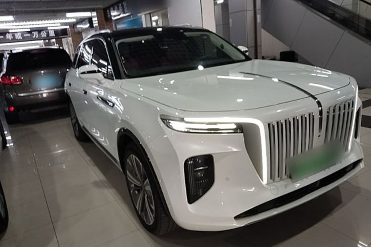 Used Hongqi E-HS9 2022 660 km Range Flagway Edition Six Seats Front Right 45 Deg