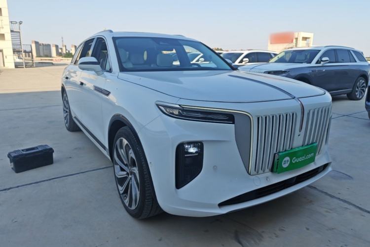 Used Hongqi E-HS9 2022 660 km Range Flagship Edition Four Seats Front Right 45 Deg