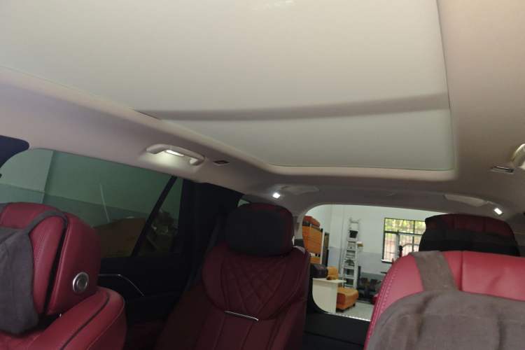 Used Hongqi E-HS9 2022 690 km Range Flagship Edition Six Seats Headliner