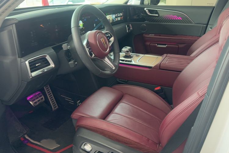 Used Hongqi E-HS9 2022 660 km Range Flagway Edition Six Seats Interior 1
