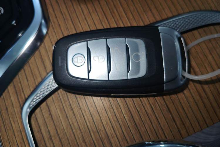 Used Hongqi E-HS9 2022 690 km Range Flagship Edition Six Seats Interior 1