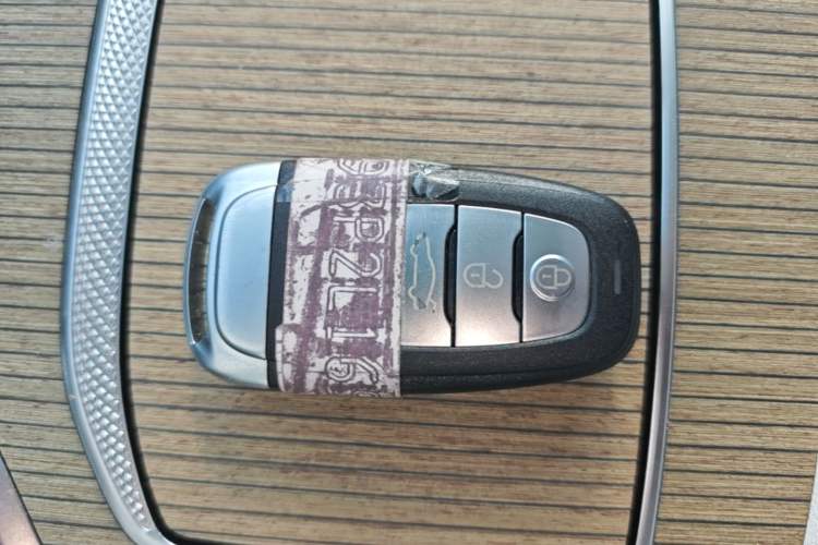 Used Hongqi E-HS9 2022 690 km Range Flagship Edition Six Seats Interior 1