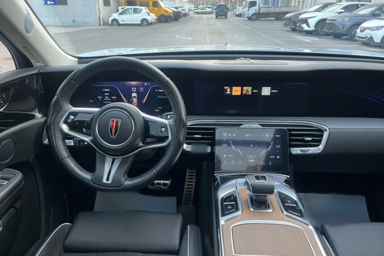 Used Hongqi E-HS9 2022 690 km Range Flagship Edition Six Seats Interior 11