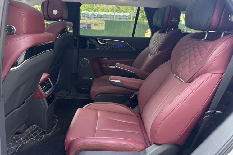 Used Hongqi E-HS9 2022 660 km Range Flagway Edition Six Seats Interior 2