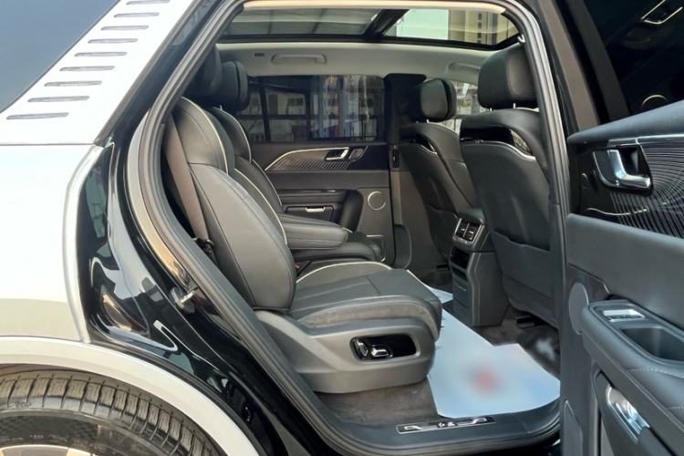 Used Hongqi E-HS9 2022 690 km Range Flagship Edition Six Seats Interior 3