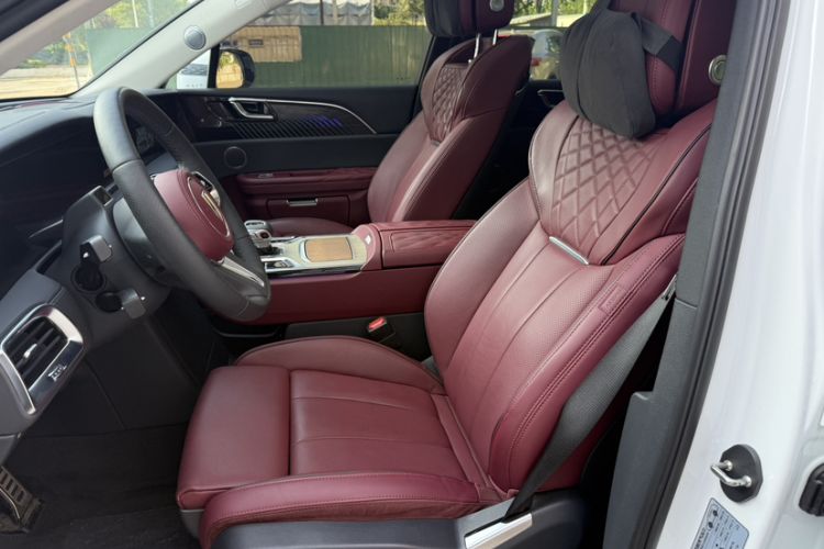 Used Hongqi E-HS9 2022 660 km Range Flagway Edition Six Seats Interior 4