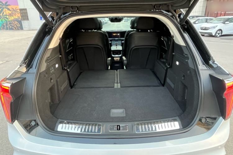 Used Hongqi E-HS9 2022 690 km Range Flagship Edition Six Seats Interior 9