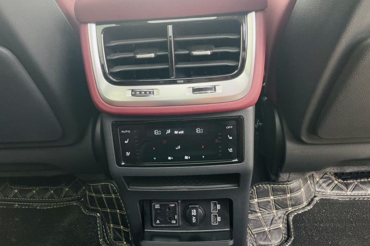 Used Hongqi E-HS9 2022 660 km Range Flagway Edition Six Seats Interior 9