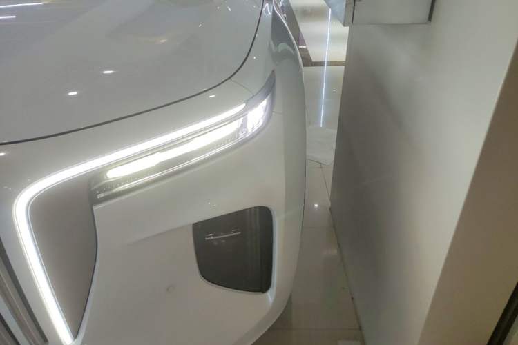 Used Hongqi E-HS9 2022 660 km Range Flagway Edition Six Seats Left Front Headlight
