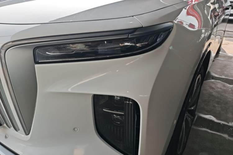 Used Hongqi E-HS9 2022 660 km Range Flagway Edition Six Seats Left Front Headlight