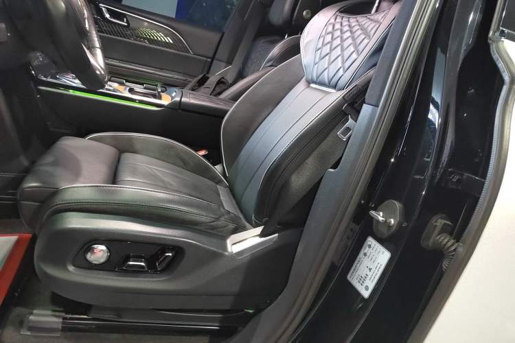 Used Hongqi E-HS9 2022 690 km Range Flagship Edition Six Seats Left Front Seat