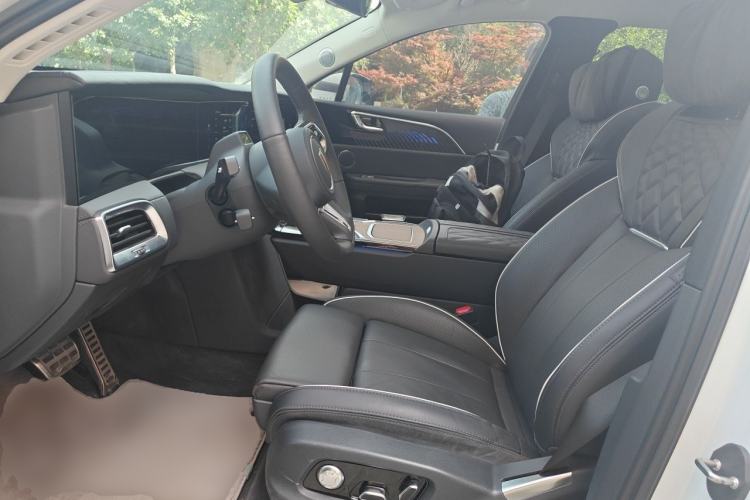 Used Hongqi E-HS9 2022 660 km Range Flagway Edition Six Seats Left Front Seat