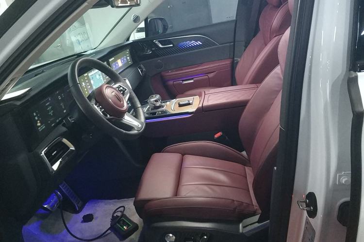 Used Hongqi E-HS9 2022 660 km Range Flagway Edition Six Seats Left Front Seat