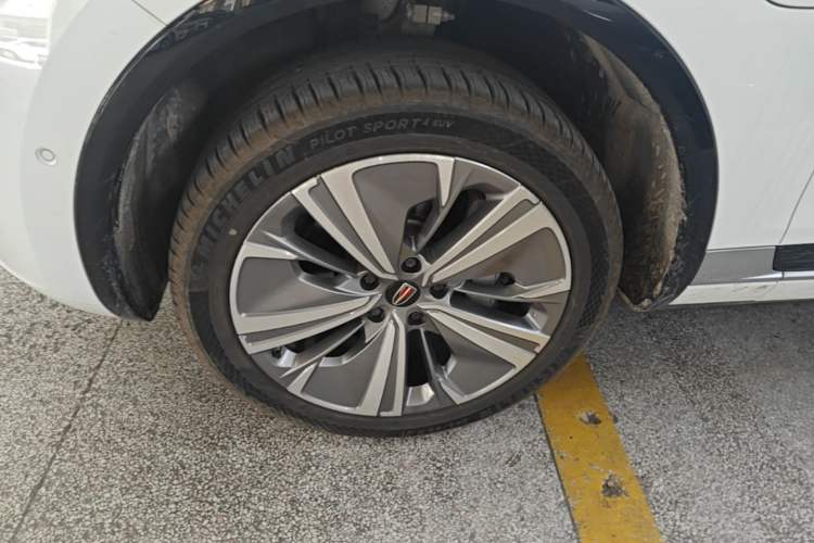 Used Hongqi E-HS9 2022 660 km Range Flagway Edition Six Seats Left Front Wheel Hub